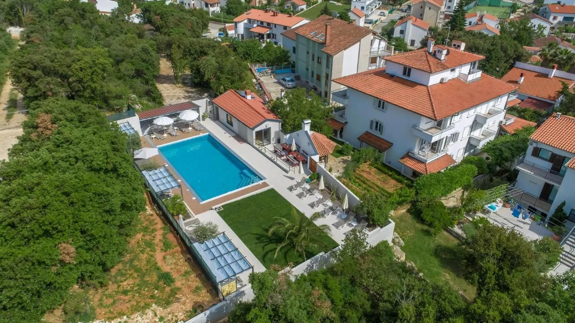 Wohnung In Pjescana Uvala Mit Grosser Terrasse Pula Apartment