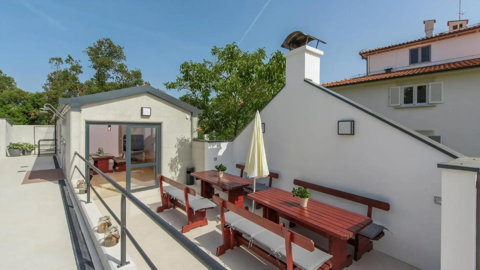 Wohnung In Pjescana Uvala Mit Grosser Terrasse Pula