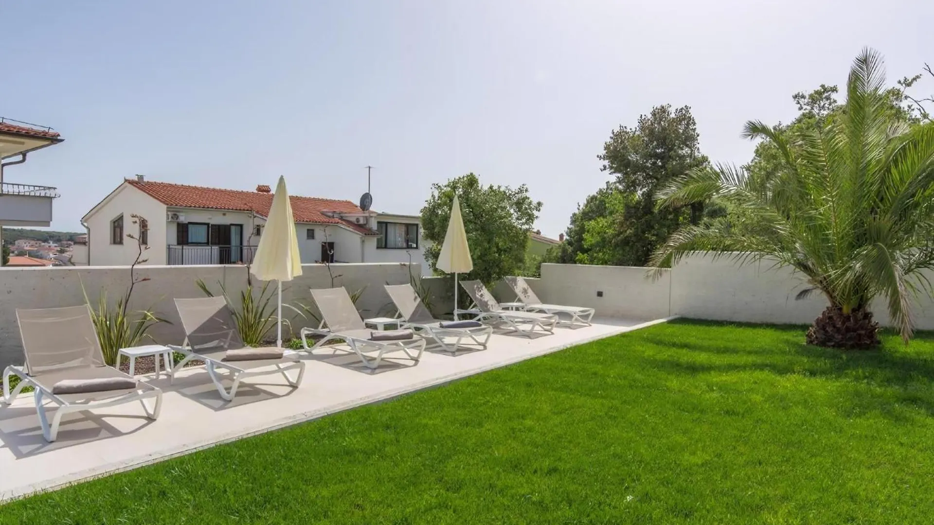 Apartment Wohnung In Pjescana Uvala Mit Grosser Terrasse Pula Croatia